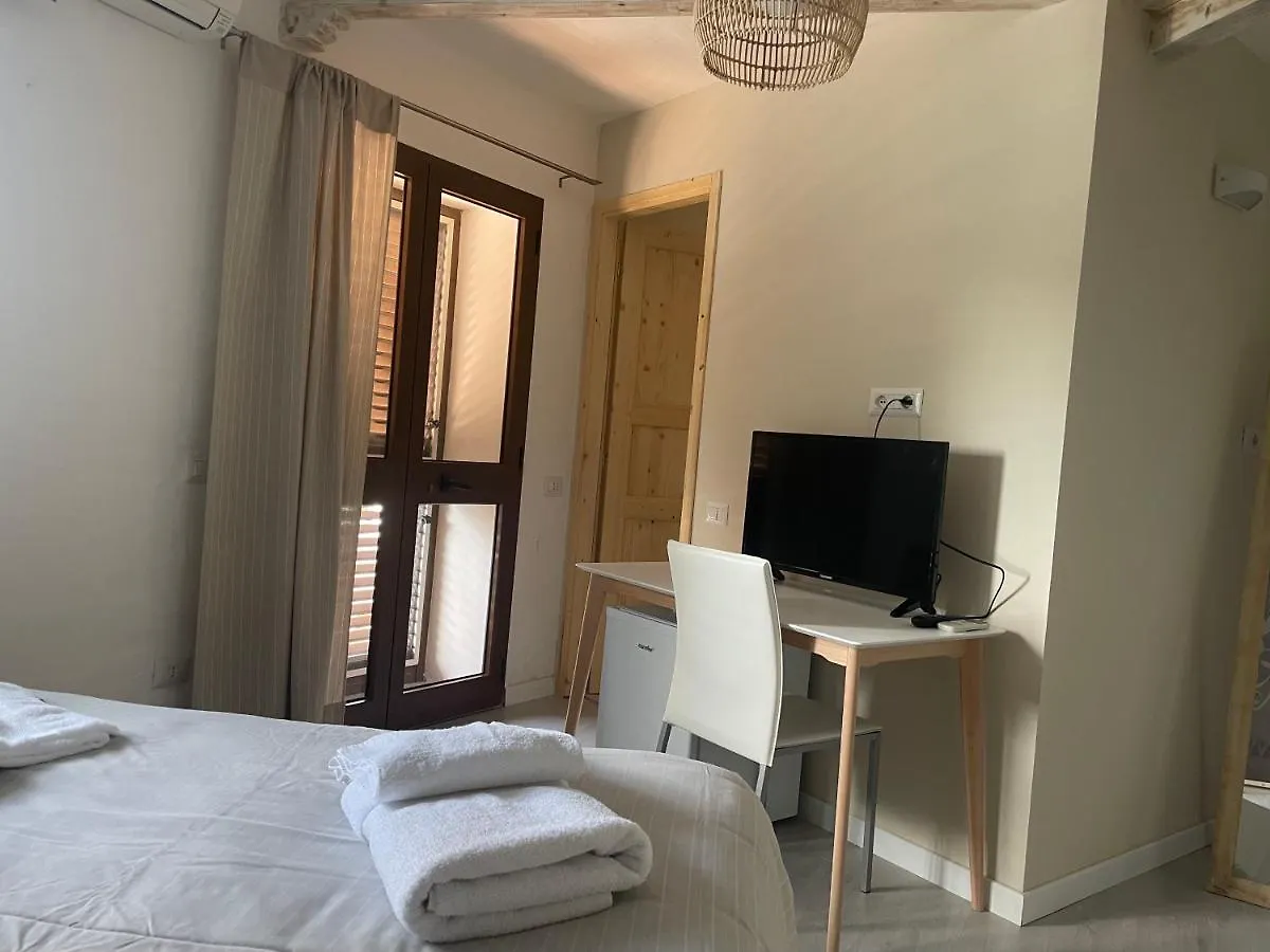Bed and Breakfast Domus de Diana Olbia